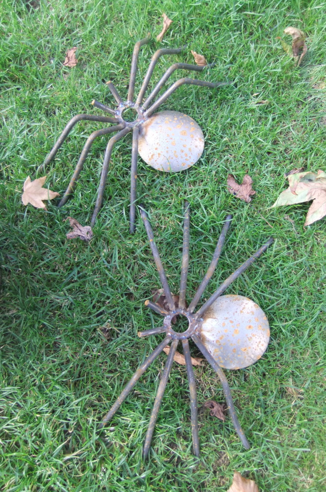 Gartendeko aus Eisen und Holz SCHROTT?!KUNST?!