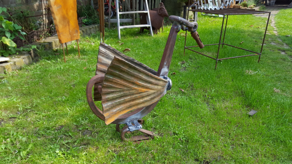 Gartendeko aus Eisen und Holz SCHROTT?!KUNST?!
